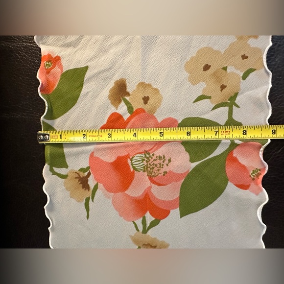 Vintage 1960’s Floral Scarf - Picture 13 of 13